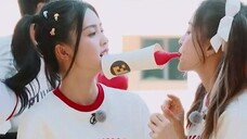 Zhou Shen dan Bai Lu meledakkan balon tersebut hingga ingin menangis hahahaha