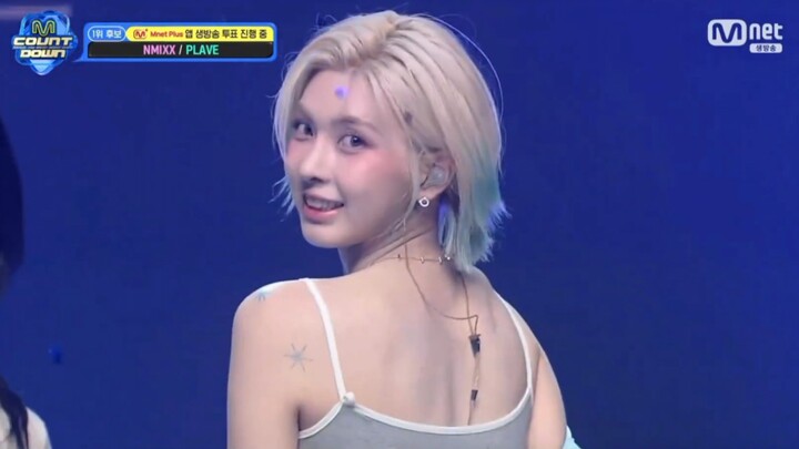 Hands up, mic on! NMIXX’s “See That” stage from their comeback performance on 240829!