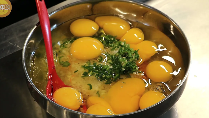 ตลาด Garak │ ม้วนไข่ม้วน │ ไข่เจียวม้วนยักษ์ │ อาหารริมทางเกาหลี │ อาหารริมทางเกาหลี