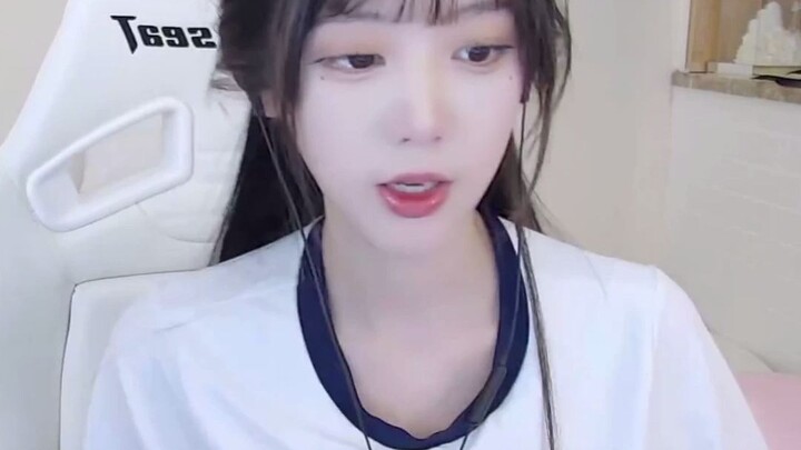 今天是学妹，给你们每人一个向学妹表白的机会