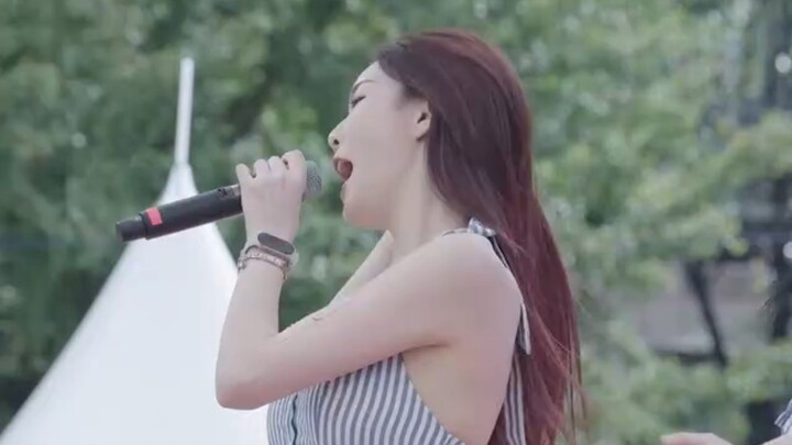 Korean Girl Group Pumi's Hot Dance 1