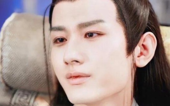 The deleted scene of His Majesty fainting from crying + the original soundtrack "I'm jealous", in th