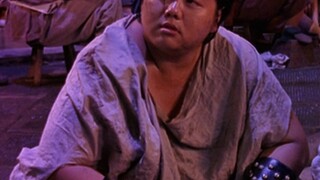 《功夫》：星爷把他的戏份删到只有5分钟，林雪愣是演成名场面