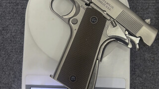 重量接近两斤的1911哦