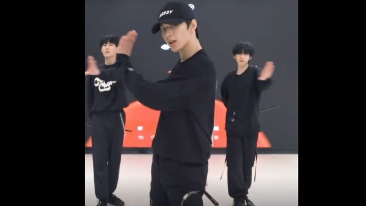 ห้องฝึกซ้อม "Suzaku" ของ Liu Yaowen เวอร์ชัน Liu Yaowen Cut