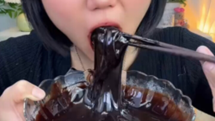 Năm loại thực phẩm “mật mã hút traffic” của mukbang: Những món kỳ lạ này rốt cuộc được tìm thấy ở đâ