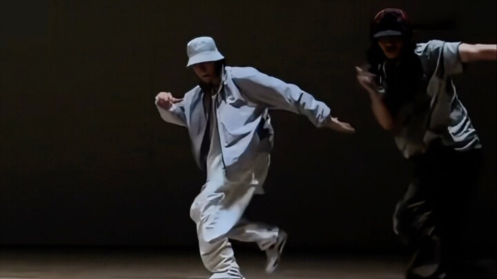 การเต้นรำทุกประเภทถูกฆ่าอย่างไม่เลือกหน้า การเต้นรำที่แท้จริงนั้นหย่งอี้ขึ้นอยู่กับความแข็งแกร่งล้วน