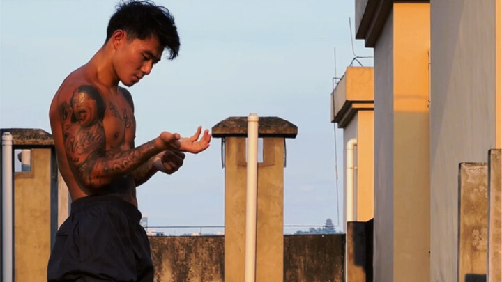 ฝ่ามือเหล็กทนไม่ไหวแล้ว พื้นร้อนเกินไป