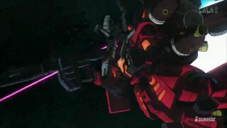 【机动战士高达】“偷家这段帅炸了，可惜只有一个光束步枪”！