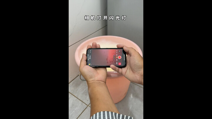 How gentle the starry sky is; everywhere in this world is romantic.