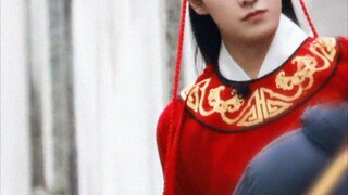 حفل زفاف غامر للغاية! يا سيدي، تمهل أرجوك! الثوب الأحمر يحرك تشانغآن، خطوة واحدة تجمع بين الماضي وال