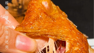 اليوم هو يوم آخر من "العمل الجاد"! هيا بنا نحتفل بتناول دجاج الفلفل الخيزراني. هل فهمتَ هذا الجو الم