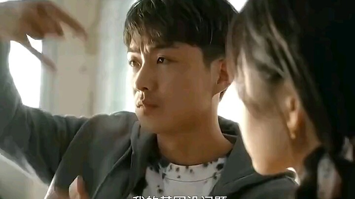 ابنة كانت ترفض الكلام تفتح فمها أخيرًا عندما يتعرض والدها للظلم.