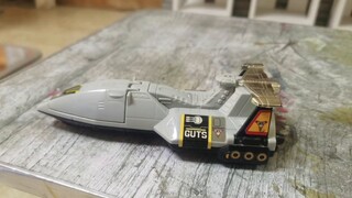 Apa dampak pengecatan ulang hanggar selam DX (TPC Far East Base) di Ultraman Tiga sesuai dengan warn