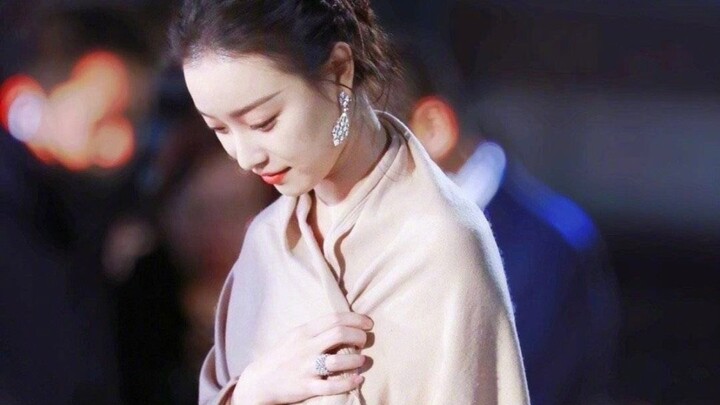 绝了！风情万种的大美人，这谁能挡得住啊！！