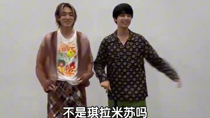 [CC] What! The dance crew actually wanted to sneak a little peek? (Dance behind-the-scenes from the 