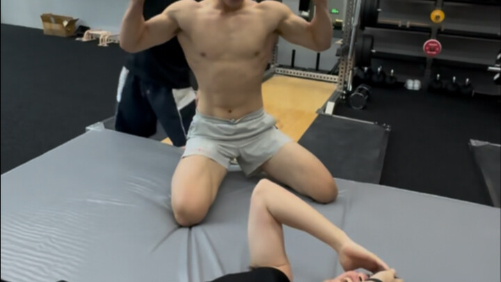 你越挣扎  我越快乐