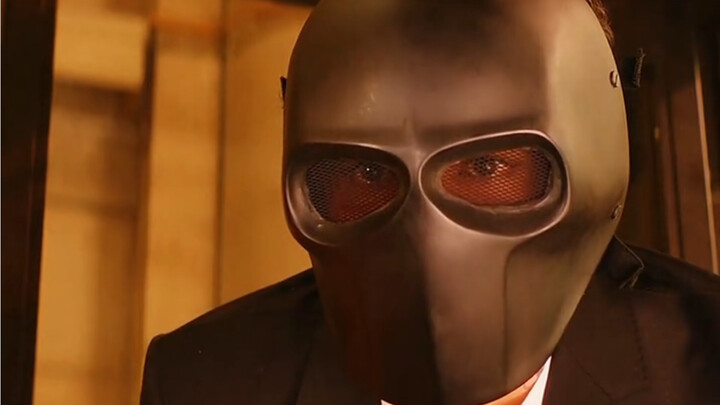 Three old men rob a bank and manage to escape successfully