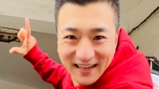 Thế giới này rộng lớn lắm, có người làm bạn xấu hổ, có người giúp đỡ bạn, có người ủng hộ bạn, nhưng