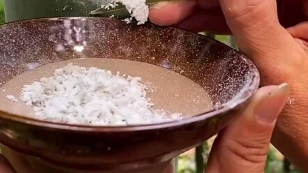 Trúc Bạch Sương, đây chính là bảo vật tốt để luyện Bạch Điện Phượng đấy.