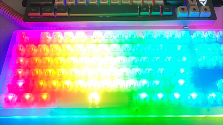 نهاية لوحة المفاتيح المخصصة RGB