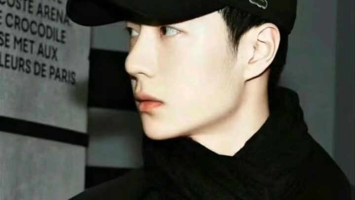 Wang Yibo dances, stepping out cool and stylish as soon as the music starts.