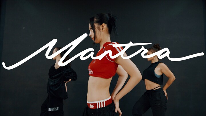 JENNIE - Mantra MV Rehearsal in the Practice Room