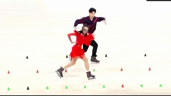 เมื่อต้องเผชิญกับคะแนนสูงสุดของทีมญี่ปุ่นในเกม วัยรุ่นชาวจีน Zhang Hao และ Zhu Siyi ตบหน้าพวกเขาด้วย