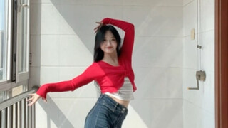 ผู้หญิงที่เต้นระบำนี้สวยมากเลย