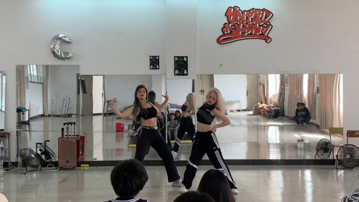 墨粉狂喜！大一选手的街舞社编舞考核《Whistle》remix 2分钟全程打铁是什么感觉？
