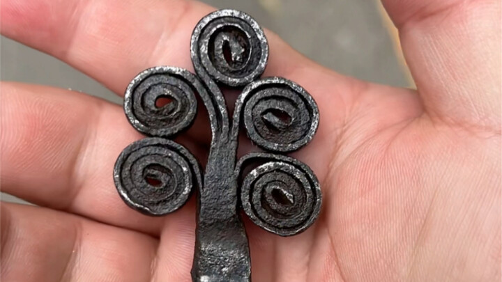 These days, you can't even browse street stalls without some cultural knowledge!