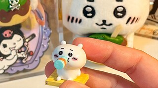 Parents of ckw kids, I advise you not to buy this ball on a whim... because it's just too adorable!!