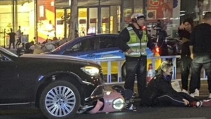 Every corner of life is filled with an audience; weirdos are live-streaming their embarrassing momen