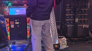The uncle is here again~ This time it’s the boy group Bigbang~