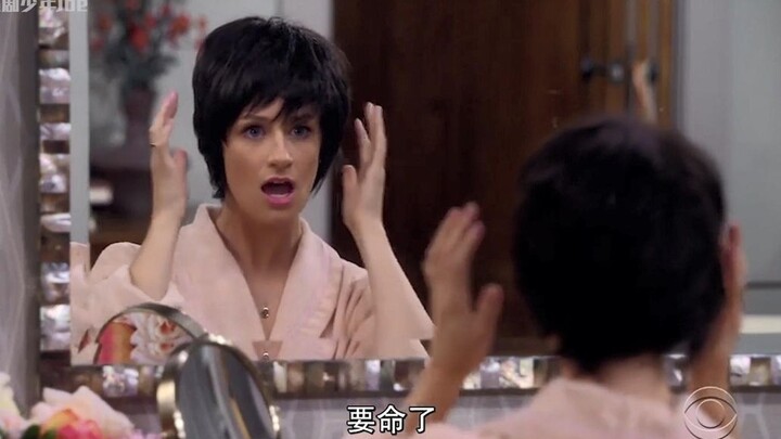 Caroline gặp cô gái da đen có quá nhiều tóc giả, chơi gì mà đỉnh thế haha