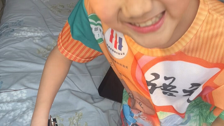 Paket yang dikirimkan oleh pihak resmi