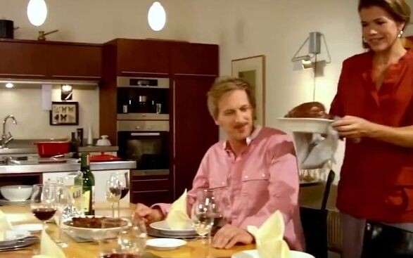 Làm thế nào để khiến người ăn chay phát điên? Chiêu này của cặp đôi ăn thịt quả thật đỉnh cao!