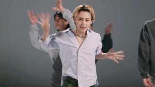 Kim Hyo-jong's "MONEY" dance relay