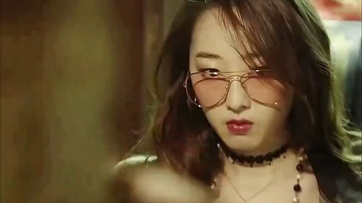 “Jangan meremehkan siapa pun, karena dia bisa membuatmu jatuh miskin dalam semalam.”