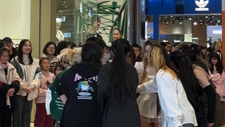 Do you guys also have such a strong team spirit when you dance along?