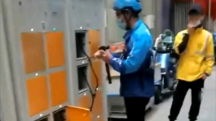 กวางอวี่เปลี่ยนแบตหมดตัว??? ไรเดอร์ฟู้ดเดลิเวอรีคลั่งกันหมดแล้ว???