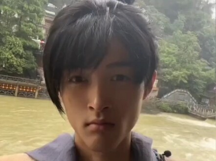 Boys cosplaying Chinese Paladin/Group running incident at a Shanghai comic convention...