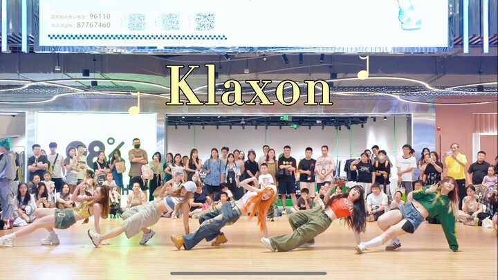(G)I-DLE còn tưởng đến Hàng Châu để quảng bá rồi, Klaxon! | Thế giới này đúng là một hội cosplay khổ
