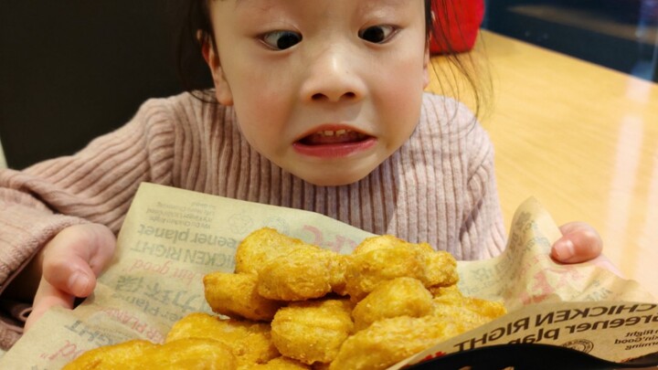 พาหลานสาวไปกินเคเอฟซีมื้อสุดท้ายของปีนี้!!!