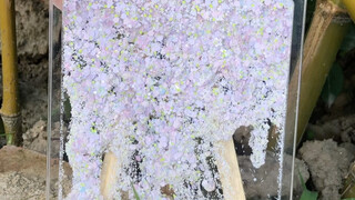 Sepertinya banyak orang yang bilang bentuknya seperti bunga wisteria