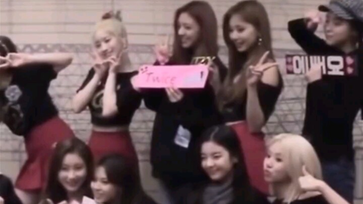 Three years ago, a monster rookie met a national girl group backstage.