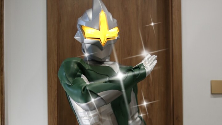 “ความสามารถพิเศษของฉันคือการทำกระจก” - เคสหนัง Mirror Knight ชุดแรกของจีน (ยังไม่เสร็จ