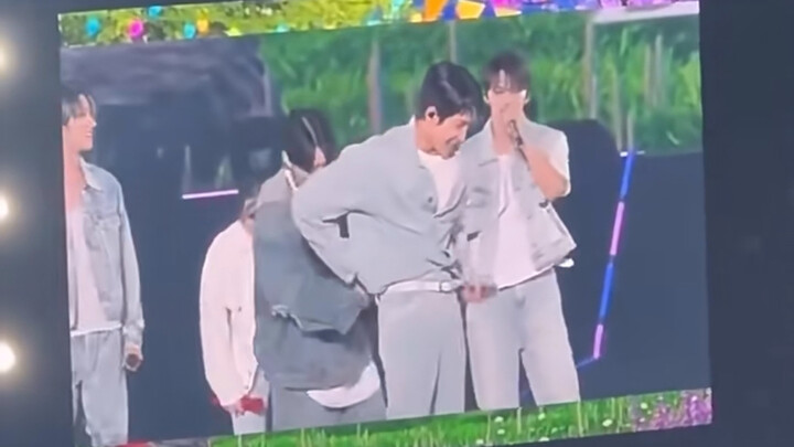 【You Hui】Have you guys gone public within the team? The first thing everyone in line behind thought 