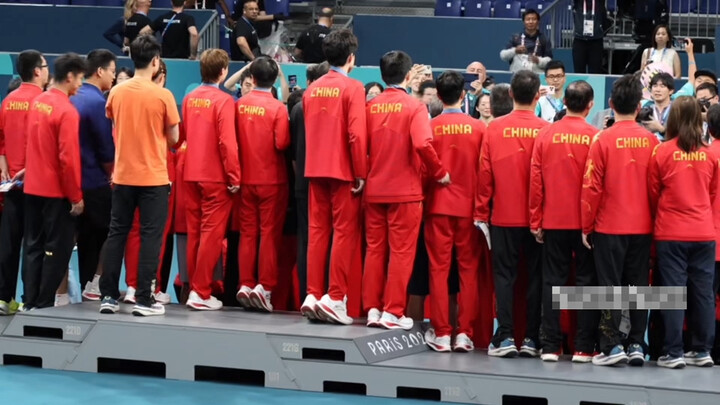 Climbing Spring Mountain, but the national table tennis team is taking their positions.