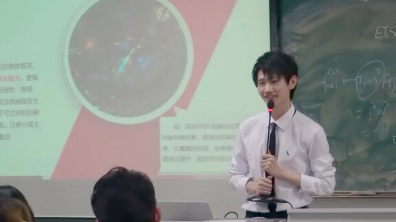 “Thưa thầy, em cảm thấy mình không xứng với anh ấy thì phải làm sao ạ?”